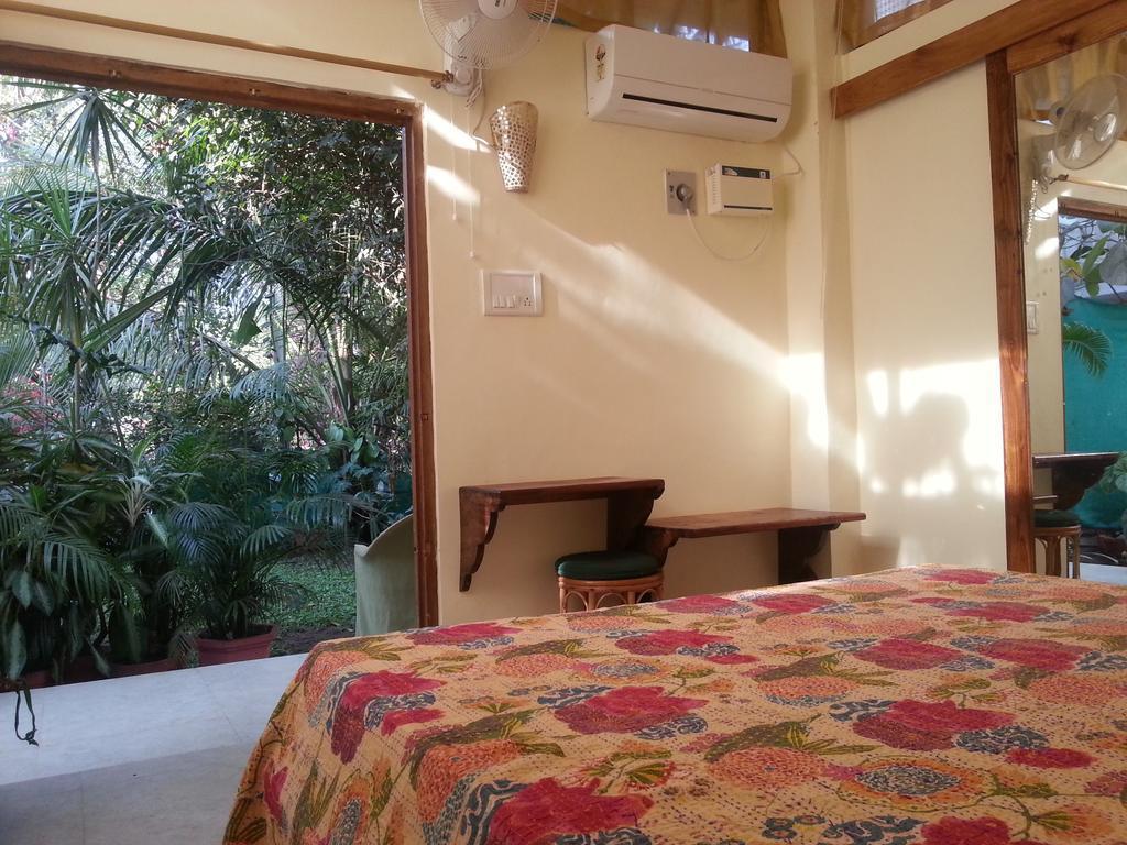 Michele'S Garden Bed & Breakfast Anjuna Exterior photo